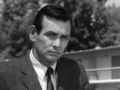  The Fugitive! Un'Icona Televisiva degli Anni '60 con un Suspense Inarrestabile e una Performance Memorabile di David Janssen